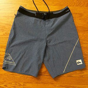 Quiksilver highline boardshorts size 33 Blue board shorts